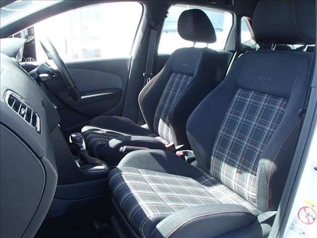 VolksWagen POLO 2010-10 9899-2