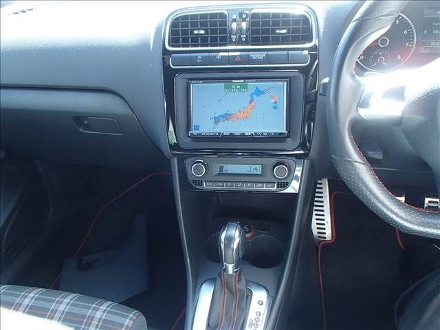 VolksWagen POLO 2010-10 9899-14