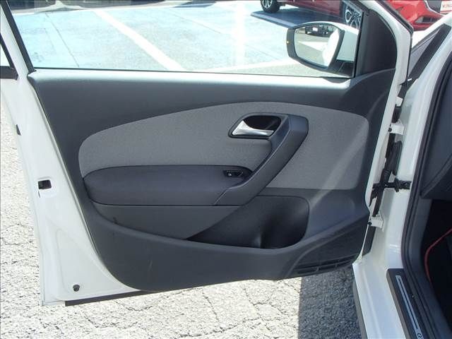 VolksWagen POLO 2010-10 9899-25
