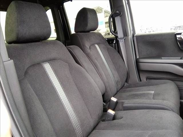 Honda N BOX CUSTOM 2023-05 185549-4