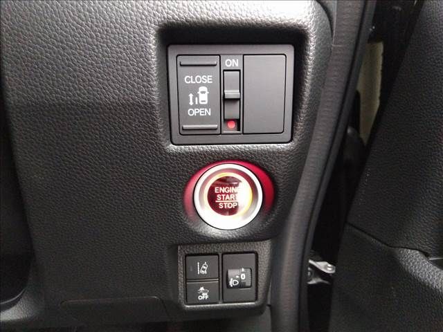 Honda N BOX CUSTOM 2023-05 185549-11