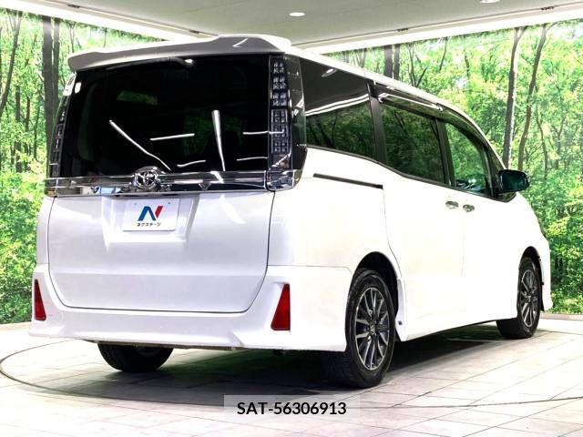 Toyota VOXY 2015-02 338336-17