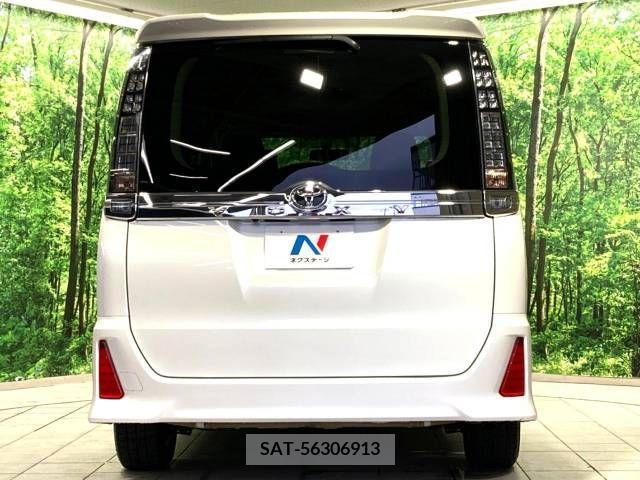 Toyota VOXY 2015-02 338336-15