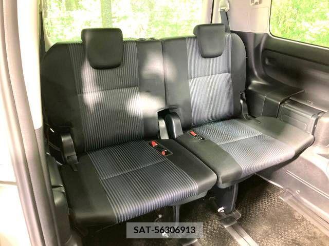 Toyota VOXY 2015-02 338336-9