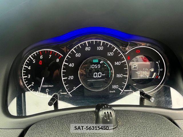 Nissan NOTE 2013-02 215234-7