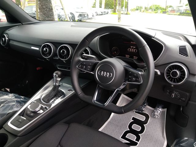 Audi TT 2015-12 5040-11