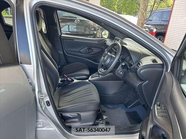 Toyota YARIS 2020-11 290778-13