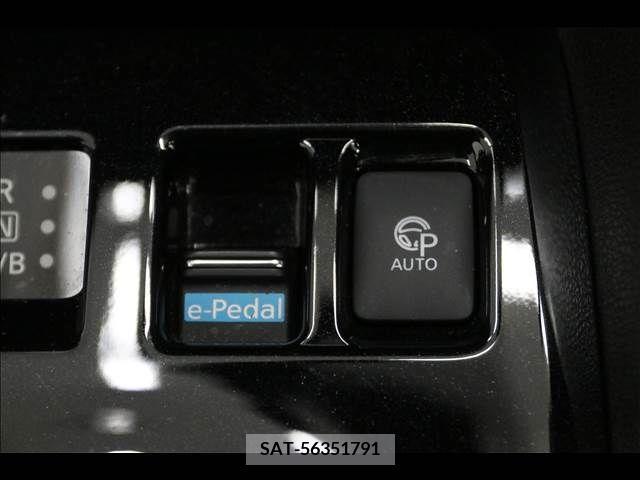 Nissan LEAF 2019-12 367075-3