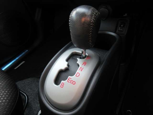 Mitsubishi I-MIEV 2011-01 8374-10