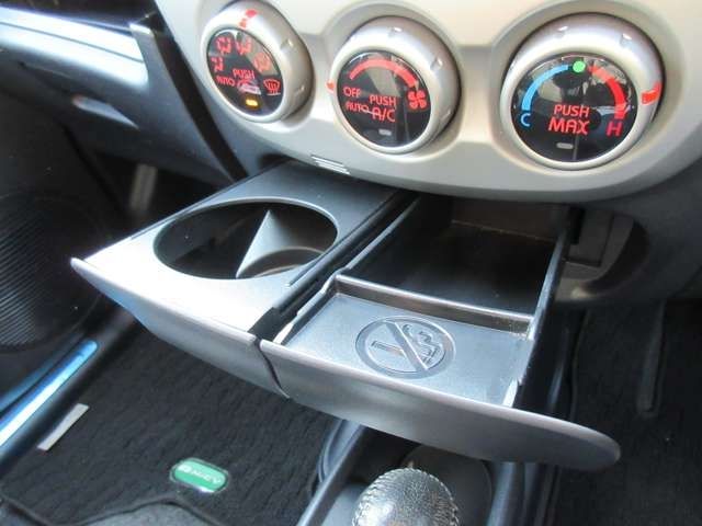 Mitsubishi I-MIEV 2011-01 8374-11