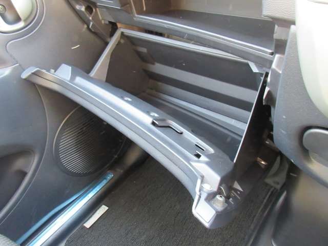 Mitsubishi I-MIEV 2011-01 8374-18