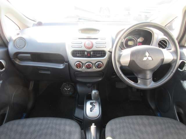 Mitsubishi I-MIEV 2011-01 8374-1