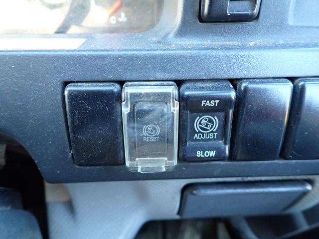 Isuzu ELF TRUCK 2013-08 193416-15