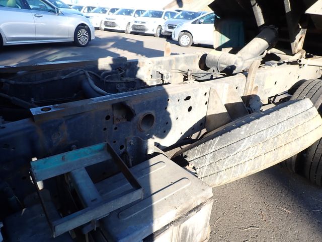Isuzu ELF TRUCK 2013-08 193416-23