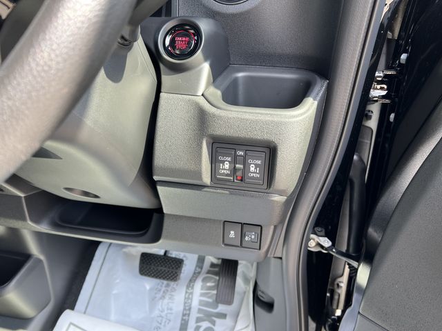 Honda N BOX CUSTOM 2023-10 24018-10