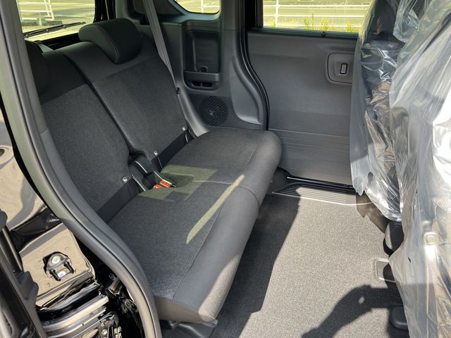 Honda N BOX CUSTOM 2023-10 24018-8