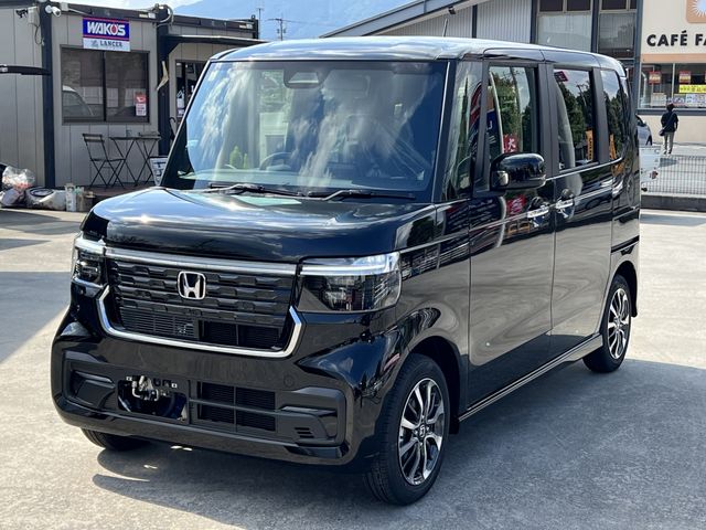 Honda N BOX CUSTOM 2023-10 24018-1