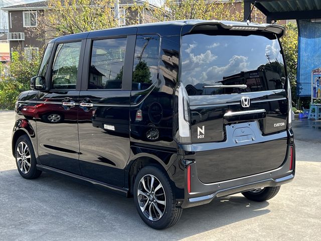 Honda N BOX CUSTOM 2023-10 24018-3
