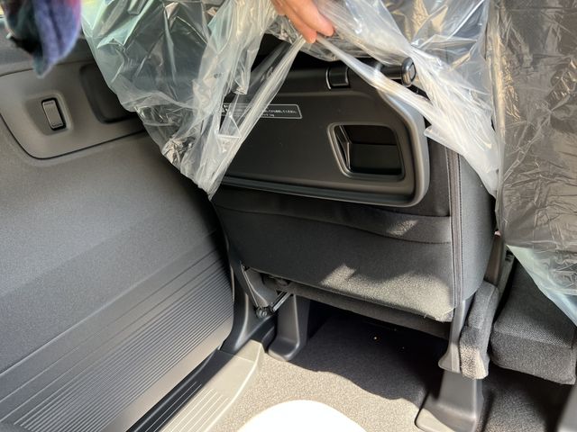 Honda N BOX CUSTOM 2023-10 24018-9