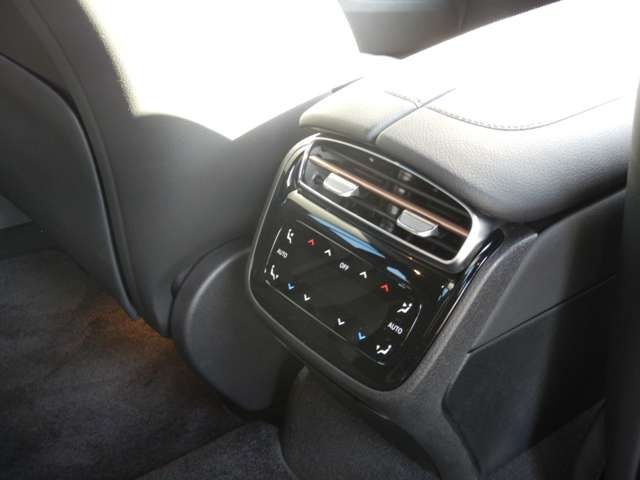Mercedes Benz EQE 2022-10 27929-23