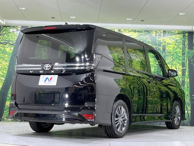 Toyota VOXY 2023-05 25365-18