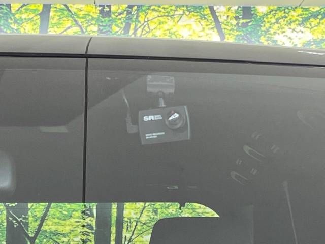 Toyota VOXY 2023-05 25365-7