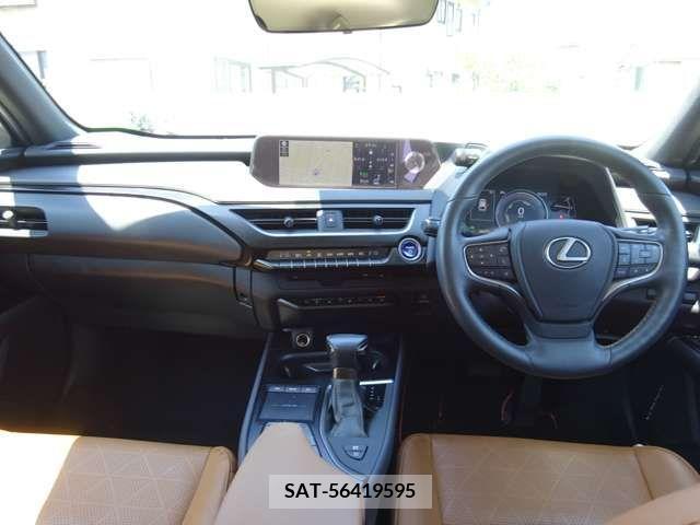 Lexus UX 2019-10 326659-1