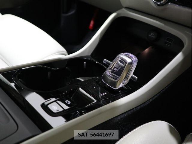 Volvo XC40 2021-07 384049-11