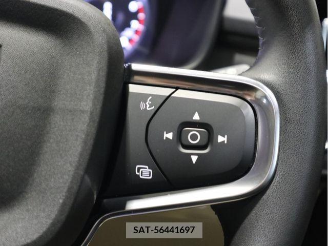 Volvo XC40 2021-07 384049-24
