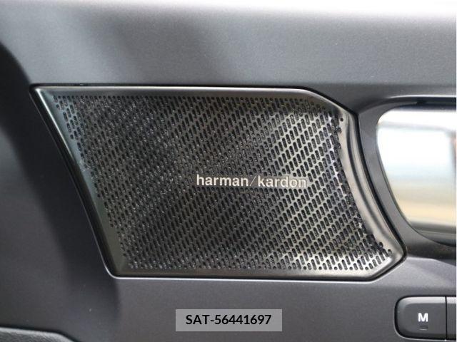 Volvo XC40 2021-07 384049-25
