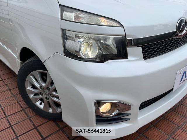 Toyota VOXY 2013-03 321341-12
