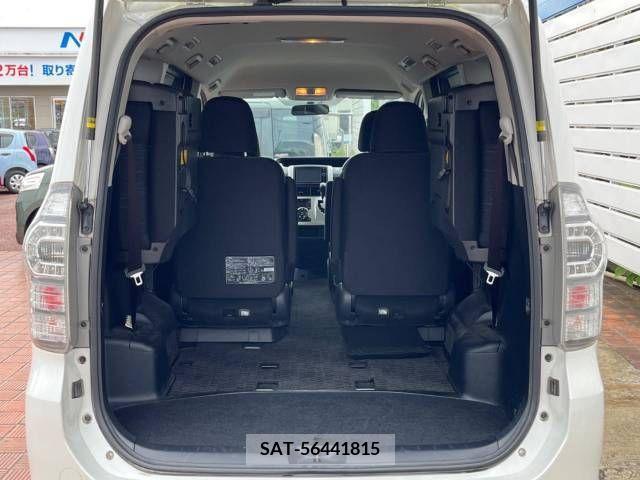 Toyota VOXY 2013-03 321341-11