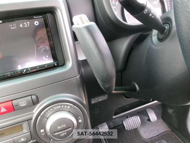 Toyota PIXIS SPACE 2012-04 327413-9