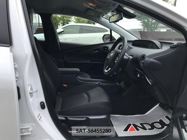 Toyota PRIUS 2021-04 322488-8