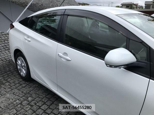 Toyota PRIUS 2021-04 322488-4