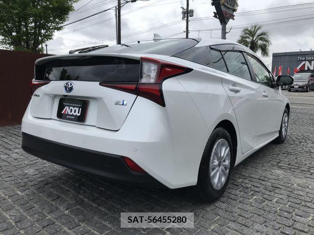 Toyota PRIUS 2021-04 322488-5