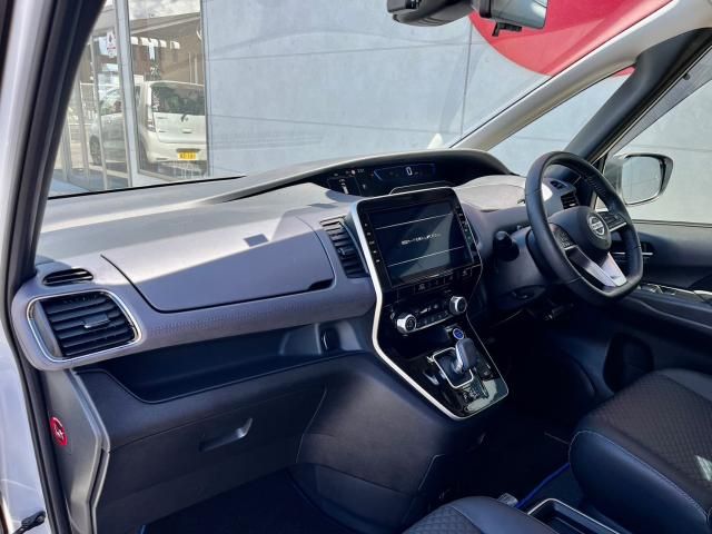 Nissan SERENA 2020-11 184846-19