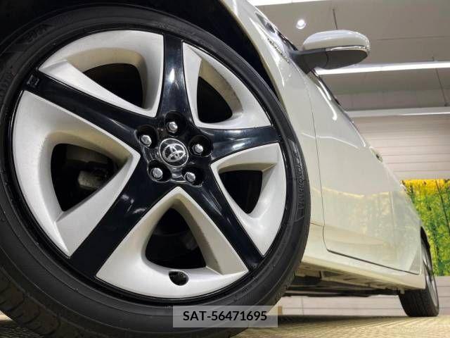 Toyota PRIUS 2016-01 227307-13