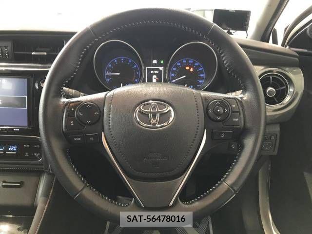 Toyota AURIS 2017-10 328976-11