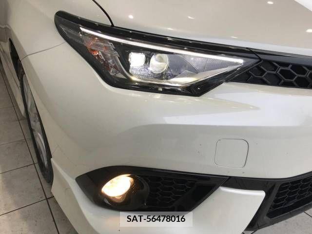Toyota AURIS 2017-10 328976-13