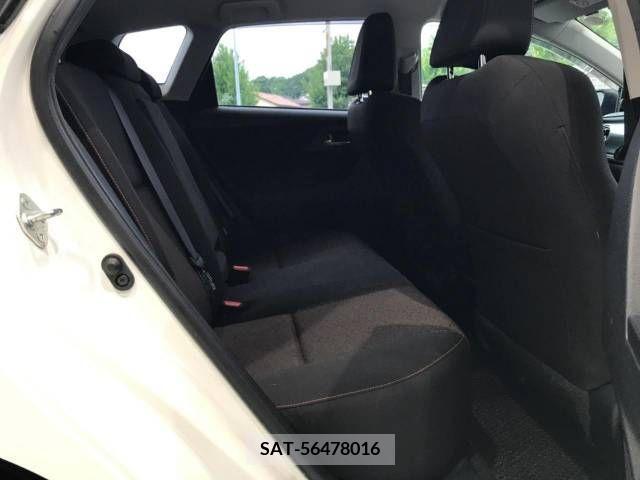 Toyota AURIS 2017-10 328976-10