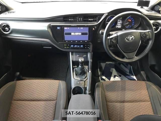 Toyota AURIS 2017-10 328976-1