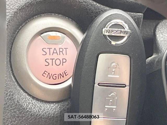 Nissan NOTE 2013-11 302328-7