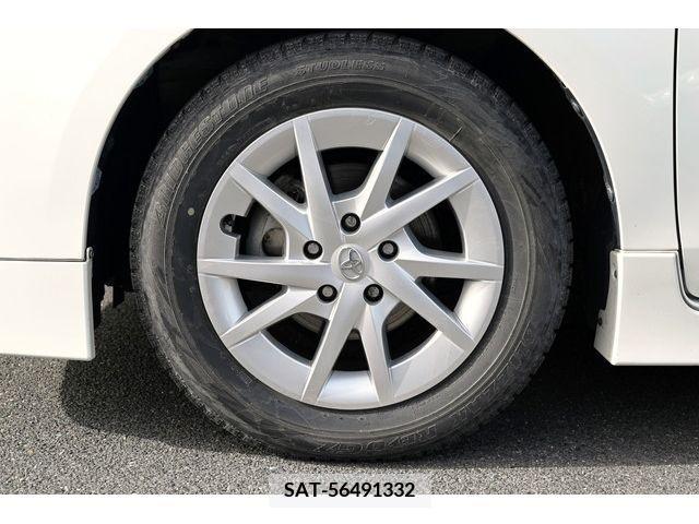 Toyota PRIUS ALPHA 2015-01 228726-6