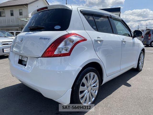 Suzuki SWIFT 2012-10 208418-6