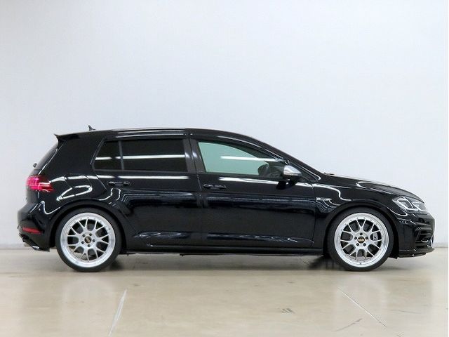 VolksWagen GOLF R 2020-05 2542-17