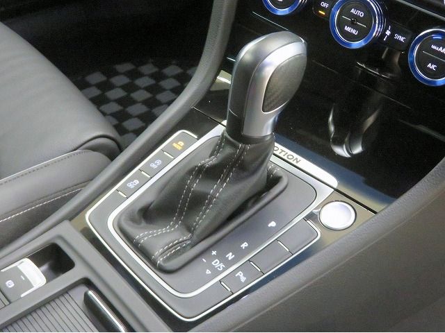 VolksWagen GOLF R 2020-05 2542-11