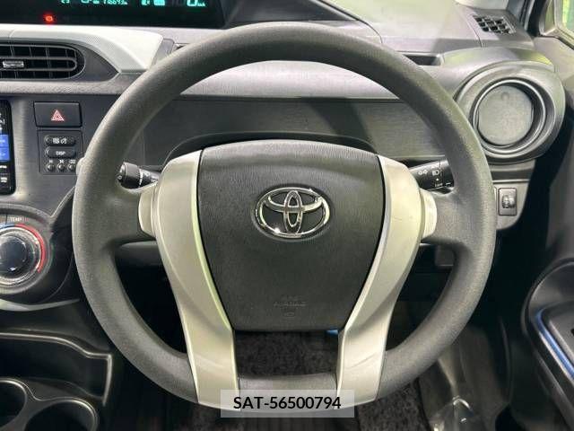 Toyota AQUA 2013-08 350540-11