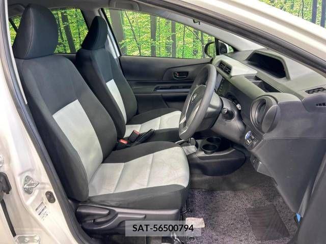 Toyota AQUA 2013-08 350540-8
