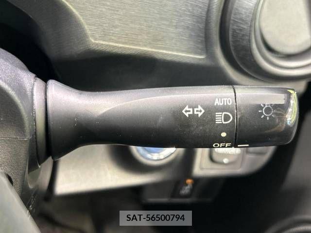 Toyota AQUA 2013-08 350540-7